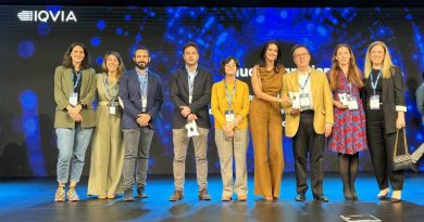 2026 10 16 Foto de grupo de los representantes de HUGV asistentes al acto de entrega de los Premios Top 20