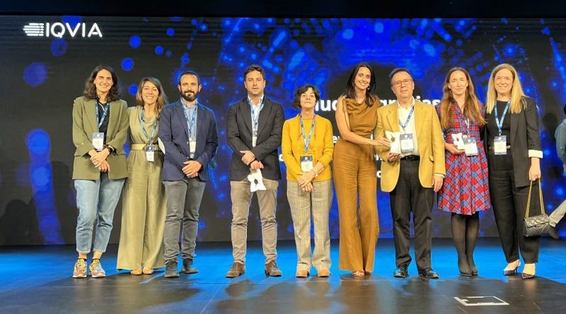 2026 10 16 Foto de grupo de los representantes de HUGV asistentes al acto de entrega de los Premios Top 20