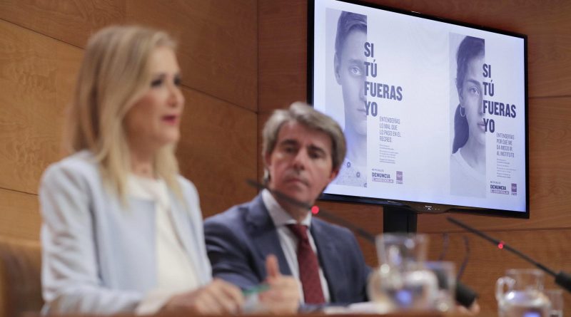 CIFUENTES PRESIDE LA REUNIÓN DEL CONSEJO DE GOBIERNO 
La presidenta de la Comunidad de Madrid, Cristina Cifuentes, preside la reunión del Consejo de Gobierno e informa a los medios de los acuerdos adoptados. 
Foto: D.Sinova