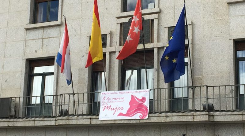 Balcón-Ayuntamiento-Día-de-la-Mujer