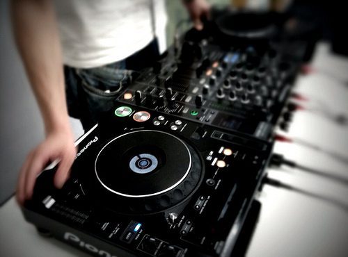 dj