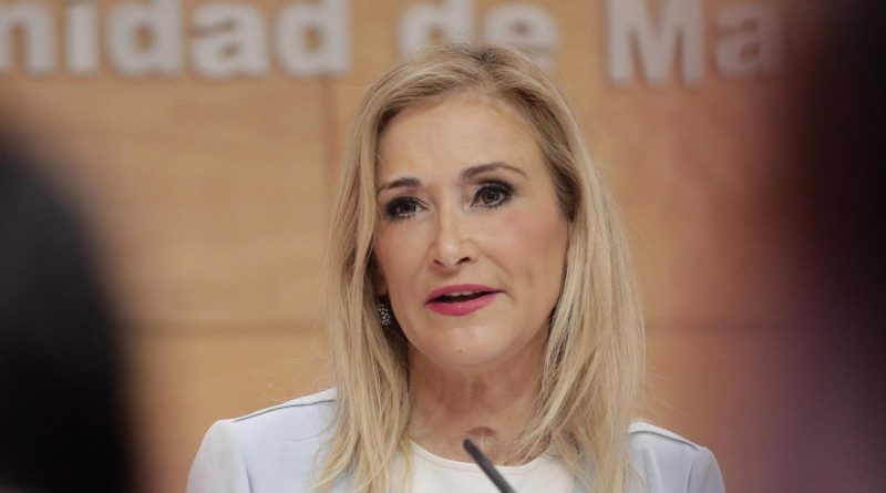 CIFUENTES PRESIDE LA REUNIÓN DEL CONSEJO DE GOBIERNO 
La presidenta de la Comunidad de Madrid, Cristina Cifuentes, preside la reunión del Consejo de Gobierno e informa a los medios de los acuerdos adoptados. 
Foto: D.Sinova