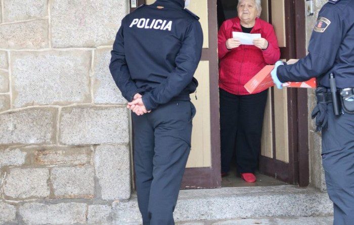 reparto mascarillas hoyo