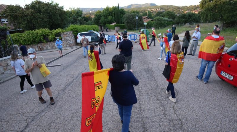 protesta frente casa pablo iglesias