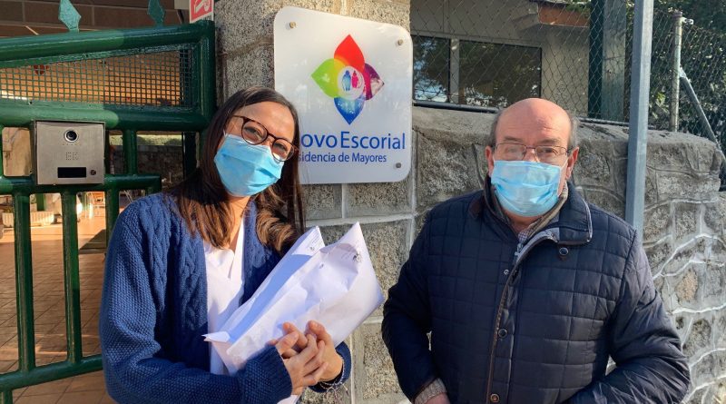 Alcalde visita residencia