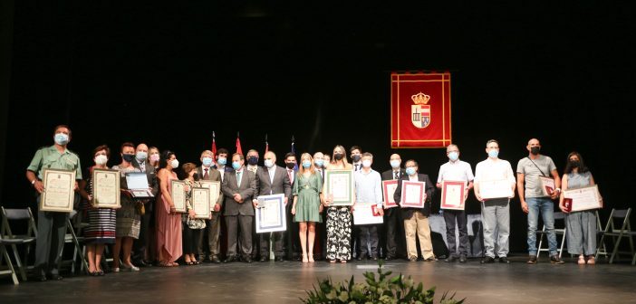 Acto-de-Honores-y-Distinciones-Los-homenajeados-702x336