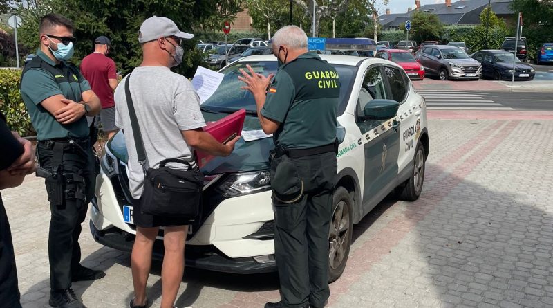 entrada del Polideportivo ayer